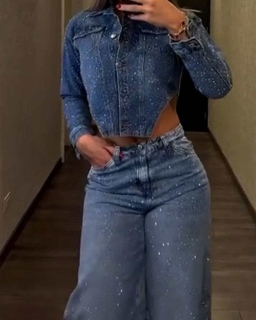 Glow Moon Jean – Destellos y Bota Ancha