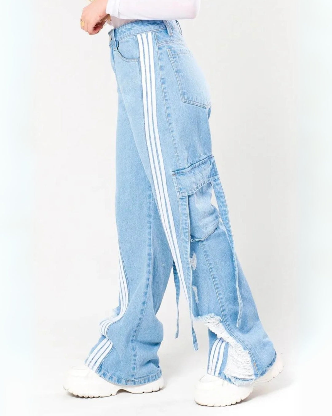Jean Cargo NOVAOut®- Rígido con Bolsillos y Diseño de Líneas