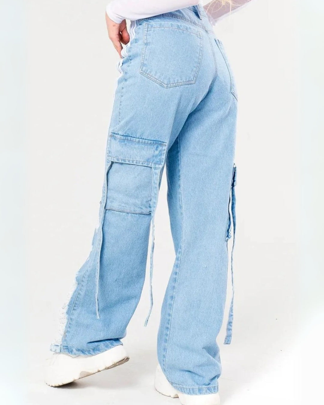Jean Cargo NOVAOut®- Rígido con Bolsillos y Diseño de Líneas