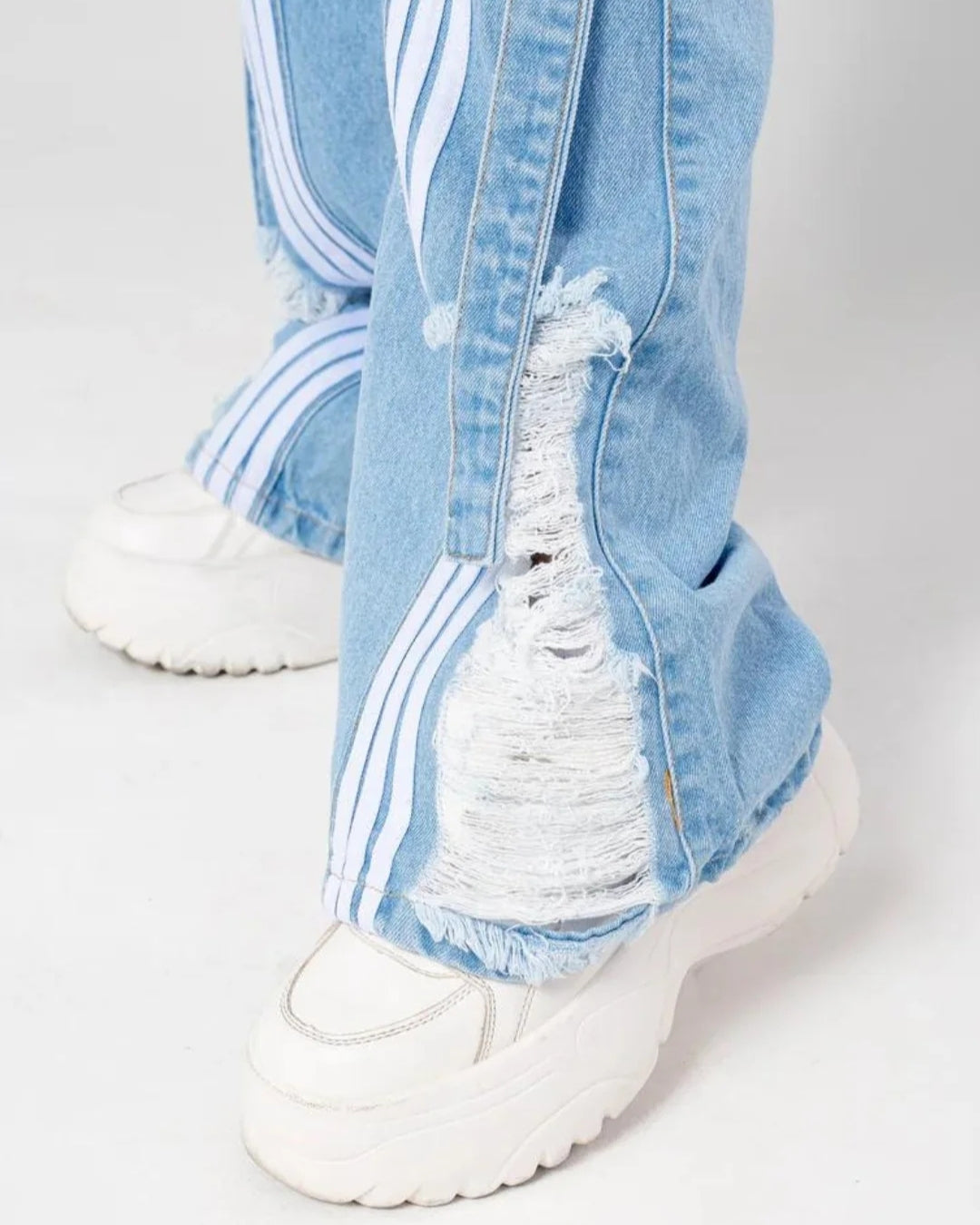 Jean Cargo NOVAOut®- Rígido con Bolsillos y Diseño de Líneas