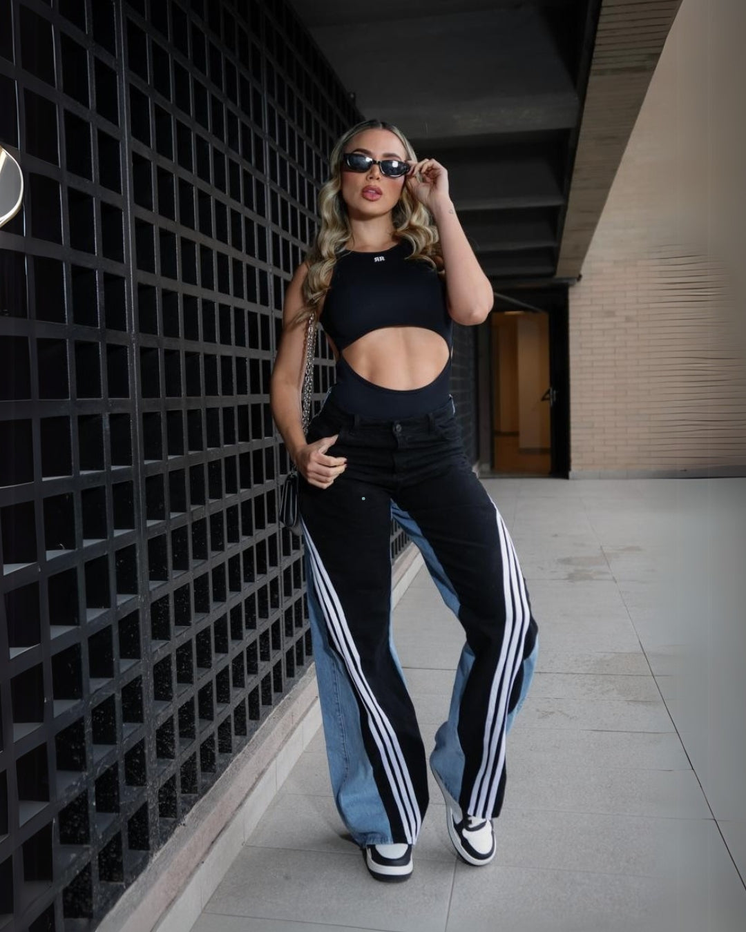 Movalux Jean Líneas Curvas